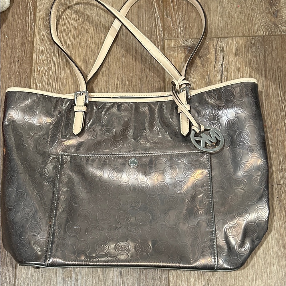 Michael Kors purse with compartments